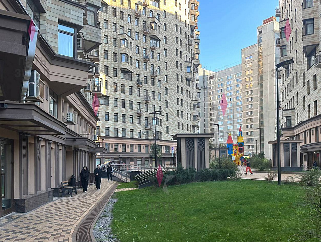 Сдаётся помещение свободного назначения на входе в ЖК...