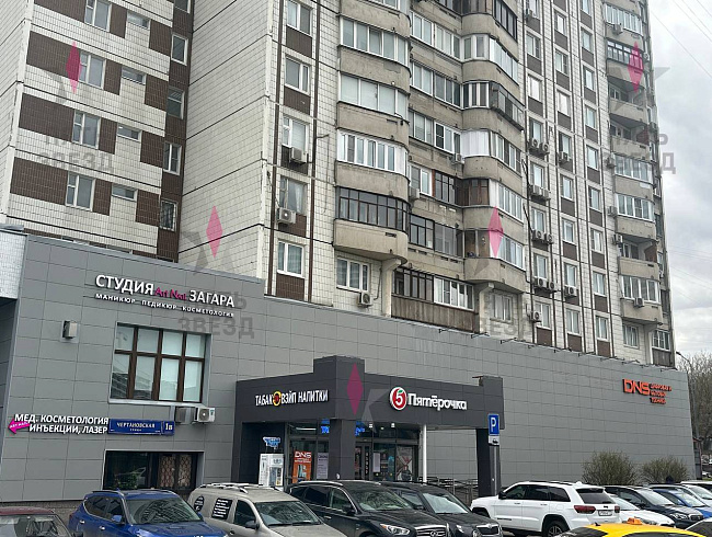 В продаже нежилое помещение на выходе из метро...