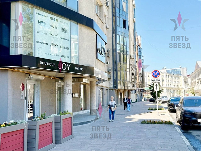 Сдается в аренду нежилое помещение на 1 линии...