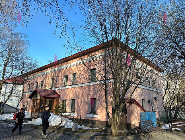 В аренду предлагается отдельно стоящее здание на 1 линии....