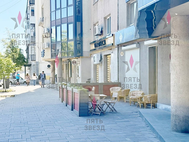 Продается нежилое помещение на 1 линии...