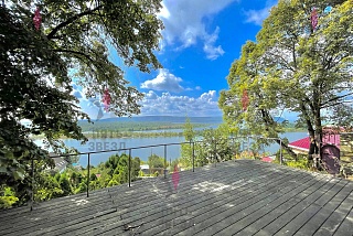 Продаётся 2-х этажный дом с потрясающим видом на р. Волгу и Жигулевские горы. Дом расположенный в живописном месте на одной из вершин «Сокольих гор»,...