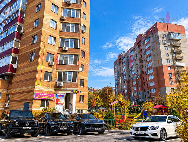 Продается нежилое помещение в доме современной постройки на...
