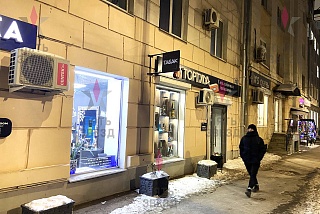 Сдается в аренду нежилое помещение на 1 линии ул. Самарская/ТОЦ “Вавилон”. 
Центральный район деловой активности. 
Отдельный вход, свободная...