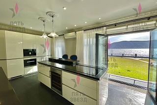 Продается видовой дом на 1 линии р.Волга, в живописном месте напротив Жигулевских гор и заповедника «Самарская Лука», в охраняемом коттеджном поселке...