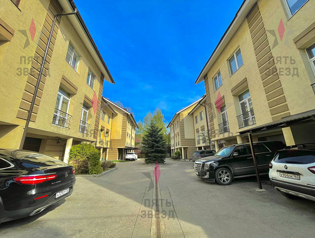 Продается таунхаус на 8 просеке. Общая площадь дома – 378...