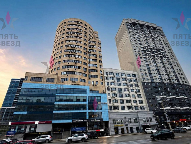 Продается квартира с панорамным видом на Волгу и собственной террасой 17 кв.м. Уникальная квартира для тех, кто ценит комфорт, стиль и качество жизни. Из больших панорамных окон открываются потрясающие виды на Волгу и незабываемые закаты. А просторная тер