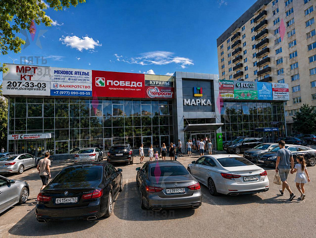 Сдаётся в аренду офисное помещение на 1 линии проспекта Кирова в торгово-офисном центре «Марка». 
Офис светлый, большие окна, свободная функциональная планировка, качественный ремонт, все коммуникации, интернет. 
Большая парковка перед торгово-офисным цен