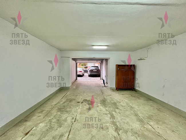 Пpодаётся гapаж обшей площадью 28,1 кв.м. 1 этаж, удобный...