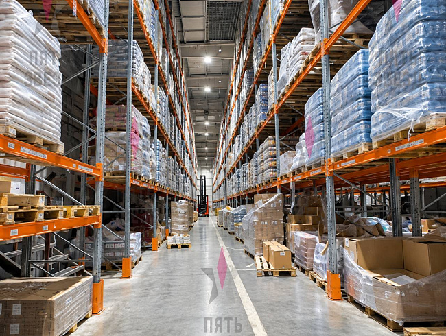Складское помещение 6 500 м² с подъездами для фур и...