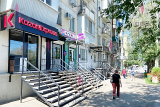 Сдается в аренду нежилое помещение на 1 линии одной из центральных магистралей города – ул. Победы/ул. Гагарина. 
Высокий транспортный и пешеходный...